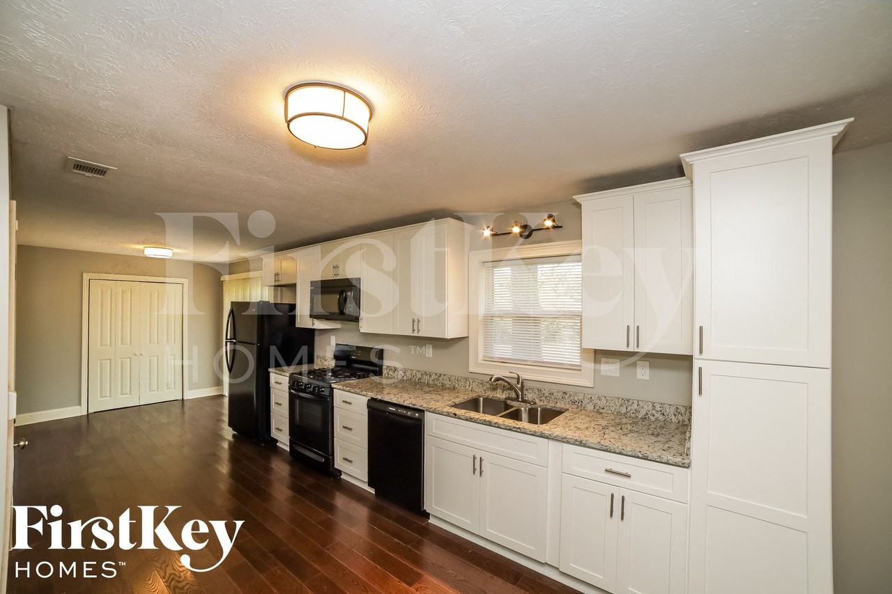 6159 Prince Ct - Photo 5 of 15