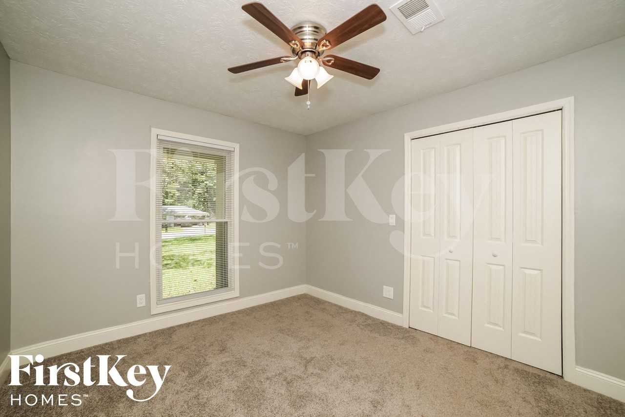 6159 Prince Ct - Photo 7 of 15