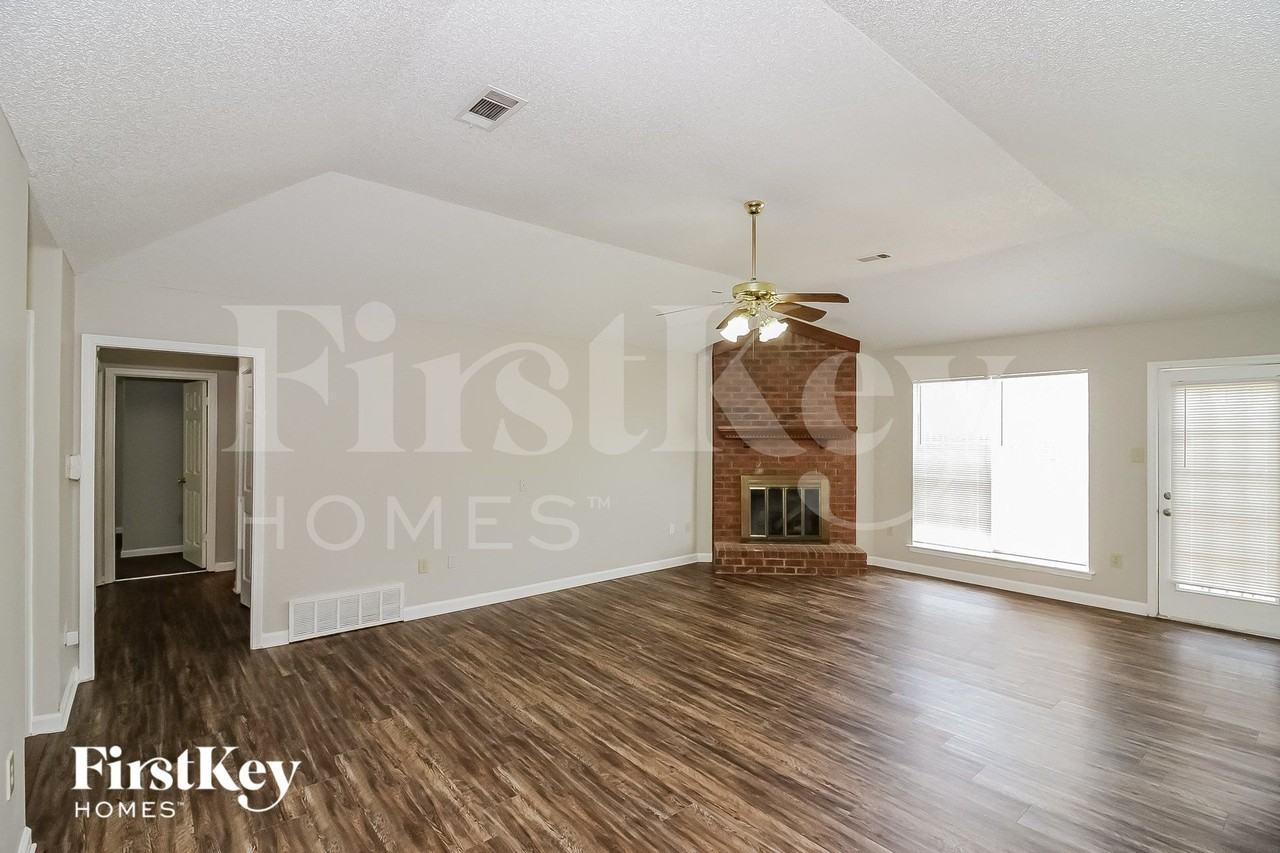 5277 Timber Ridge Dr - Photo 3 of 15