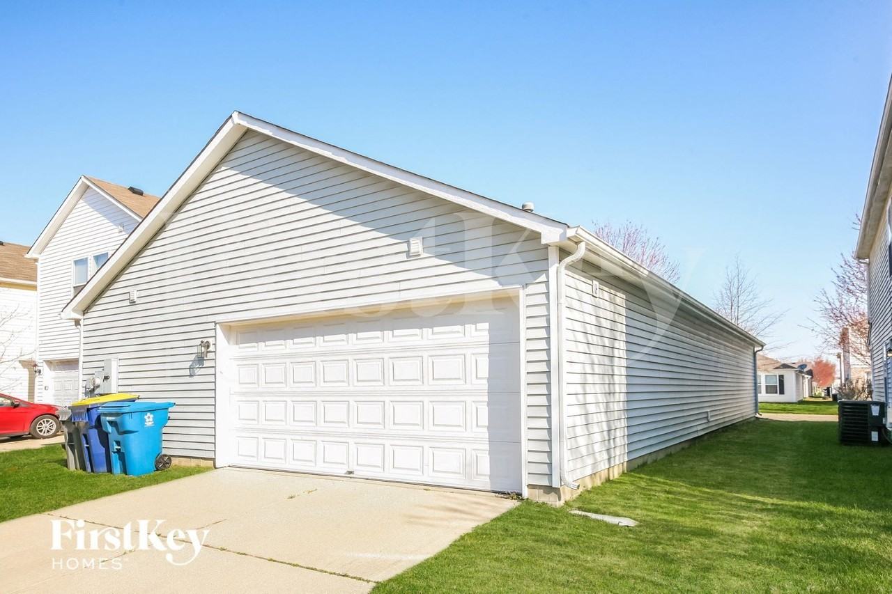 12211 Lindley Dr - Photo 2 of 2