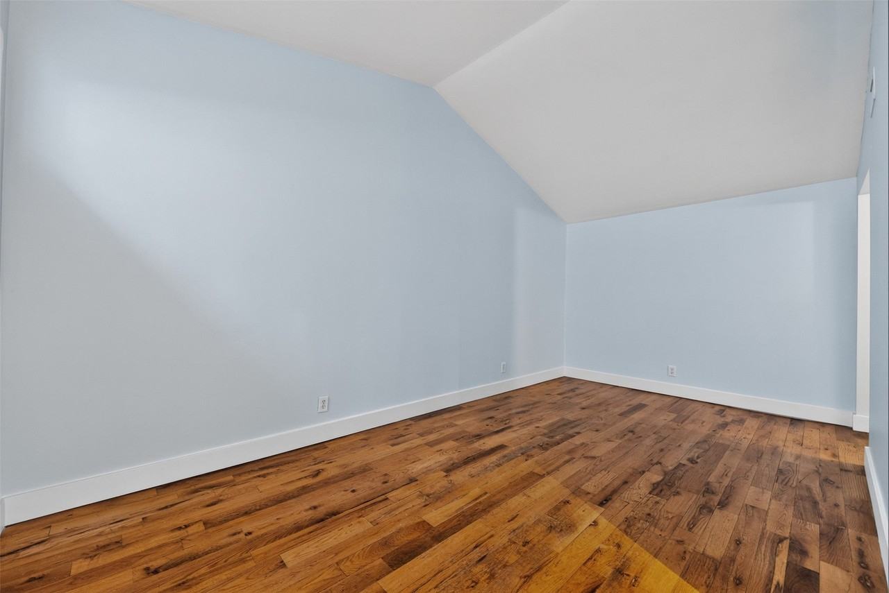 2106 Van Buren St - Photo 6 of 21