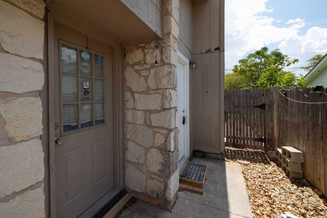 2401 Singletree Ave - Photo 4 of 21