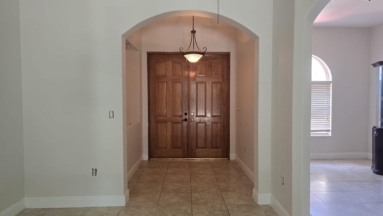 2449 Sw Savage Blvd - Photo 2 of 27