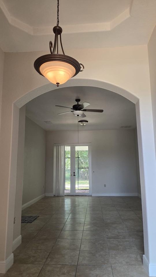 2449 Sw Savage Blvd - Photo 4 of 27