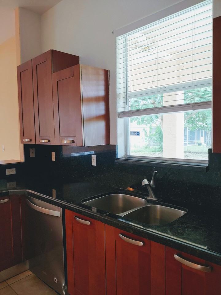 2449 Sw Savage Blvd - Photo 7 of 27