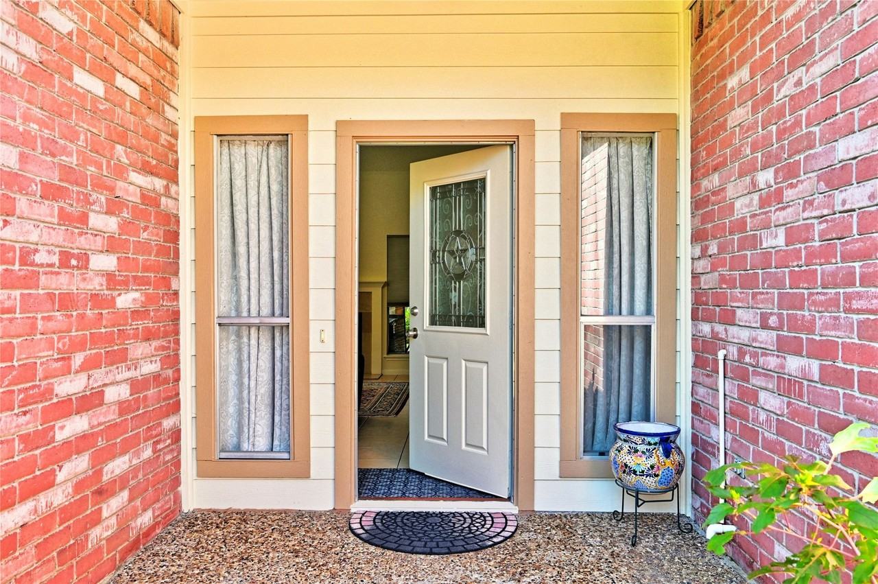 7407 Creekfield Dr - Photo 2 of 50
