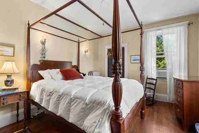 18 Fuller St #3 - Photo 6 of 34