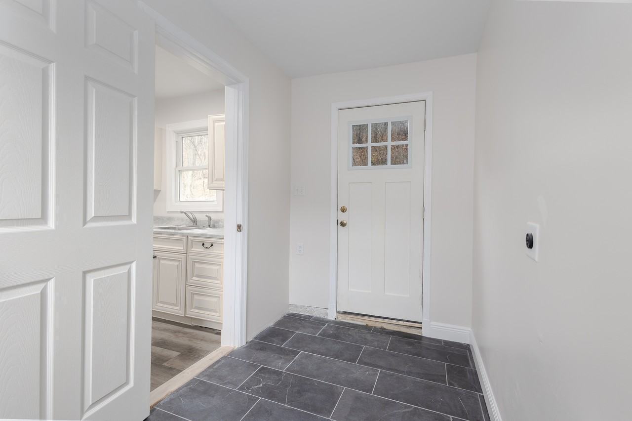 3273 Valley Rd #1 - Photo 2 of 17