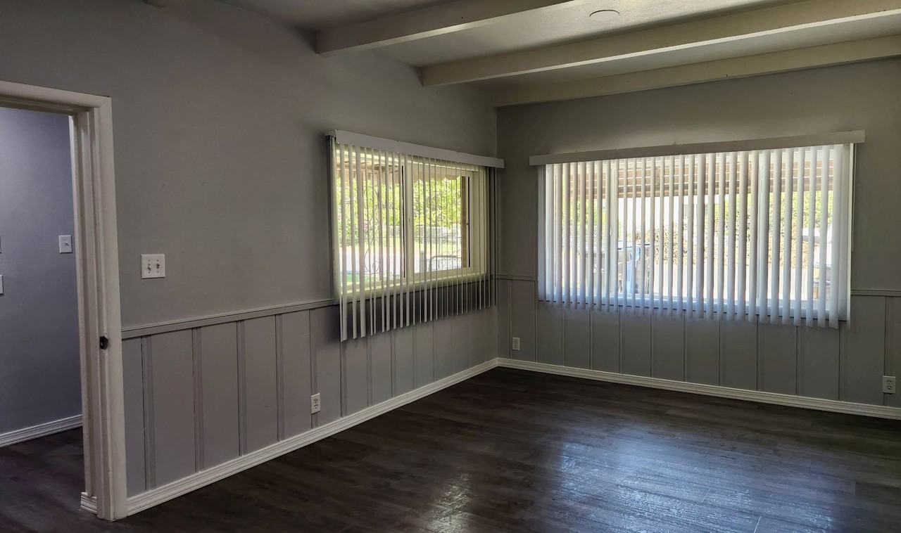 7561 N 27th Ave #1 - Photo 6 of 12