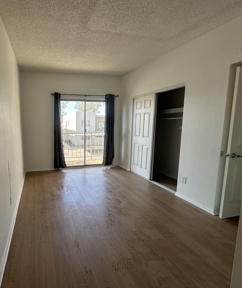 2844 E Monte Cristo Ave #201 - Photo 5 of 10