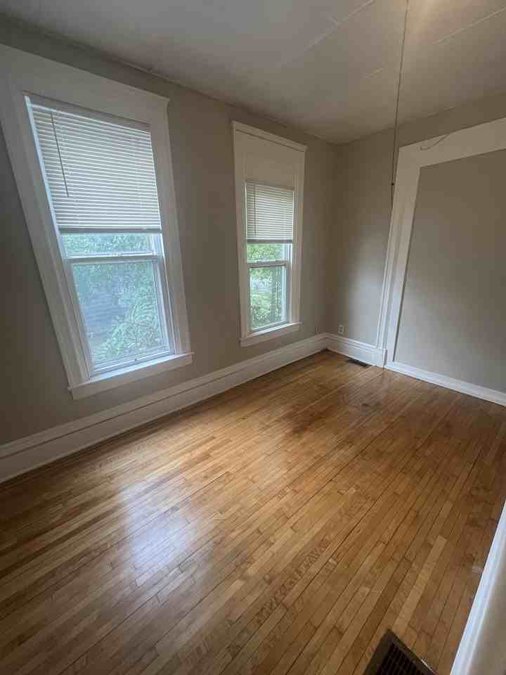 1091 Bush Ave #1 - Photo 4 of 8