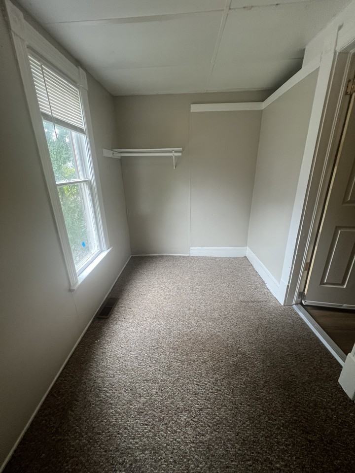 1091 Bush Ave #1 - Photo 5 of 8