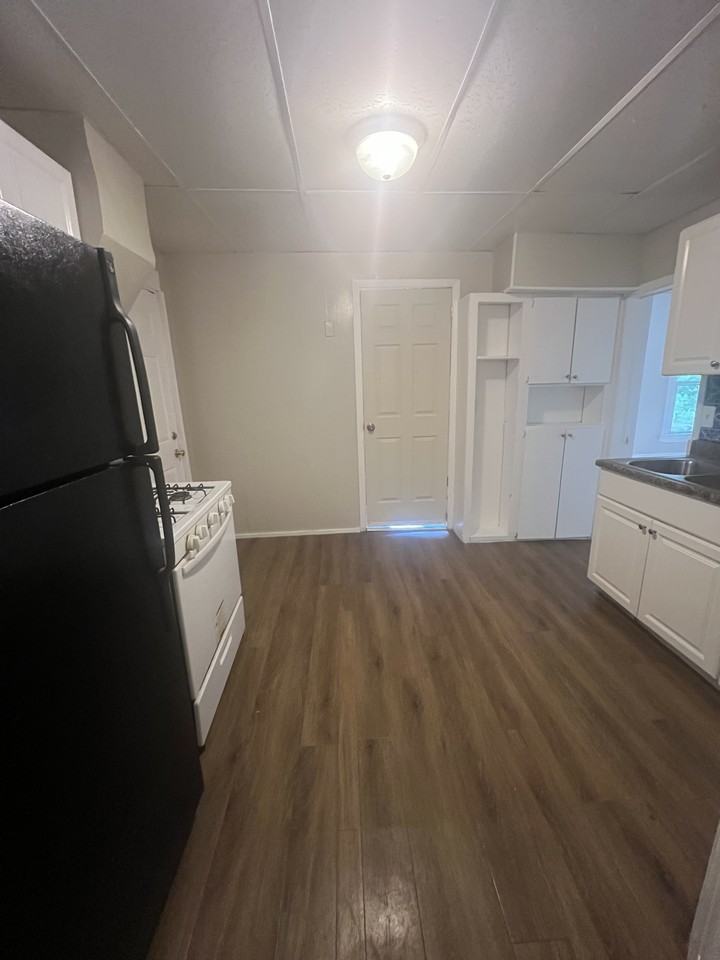 1091 Bush Ave #1 - Photo 6 of 8