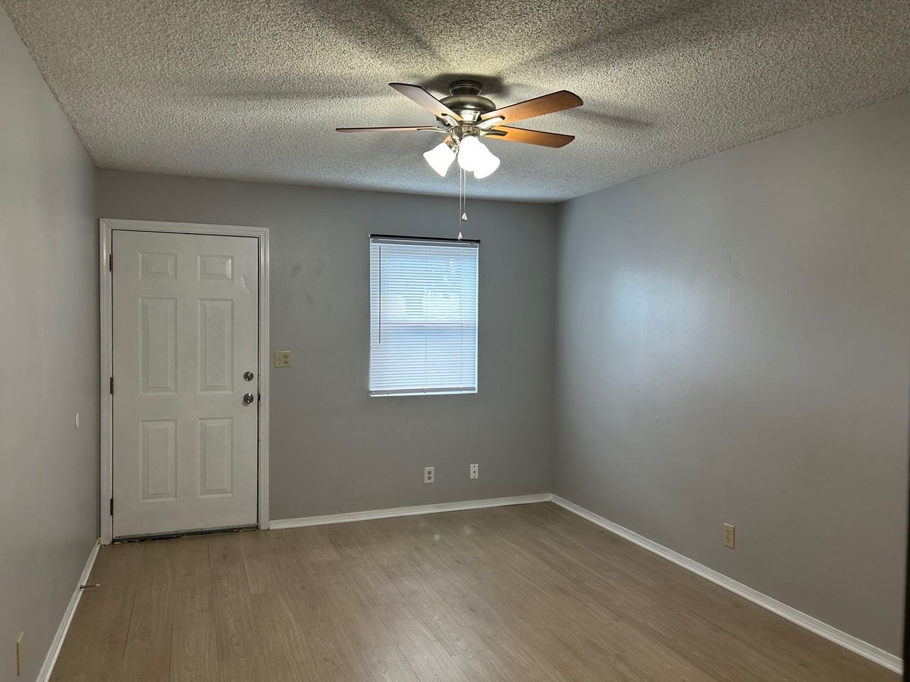 220 Brooke Lynn Dr #D - Photo 2 of 7