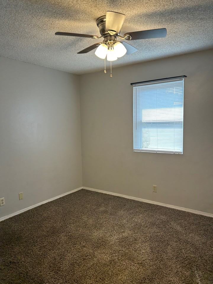 220 Brooke Lynn Dr #D - Photo 5 of 7