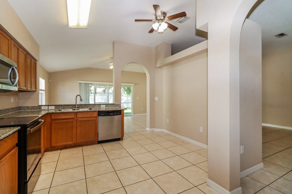 12031 Butler Woods Cir - Photo 6 of 16