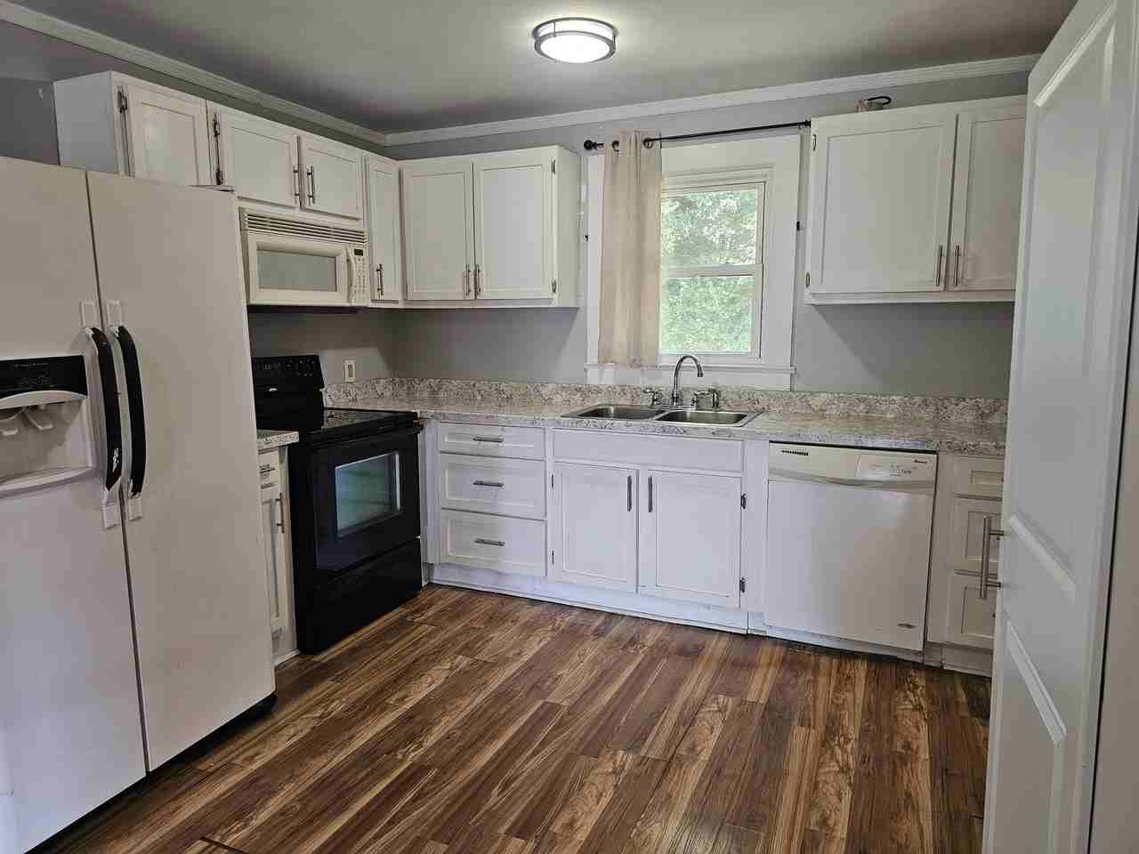 4404 Wells Rd #1 - Photo 2 of 27