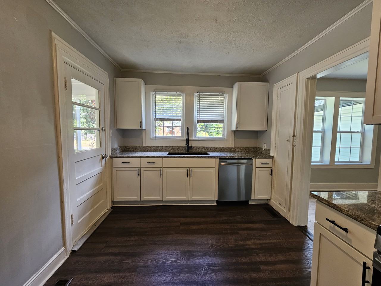 6005 Medlin Heights Rd #1 - Photo 4 of 50