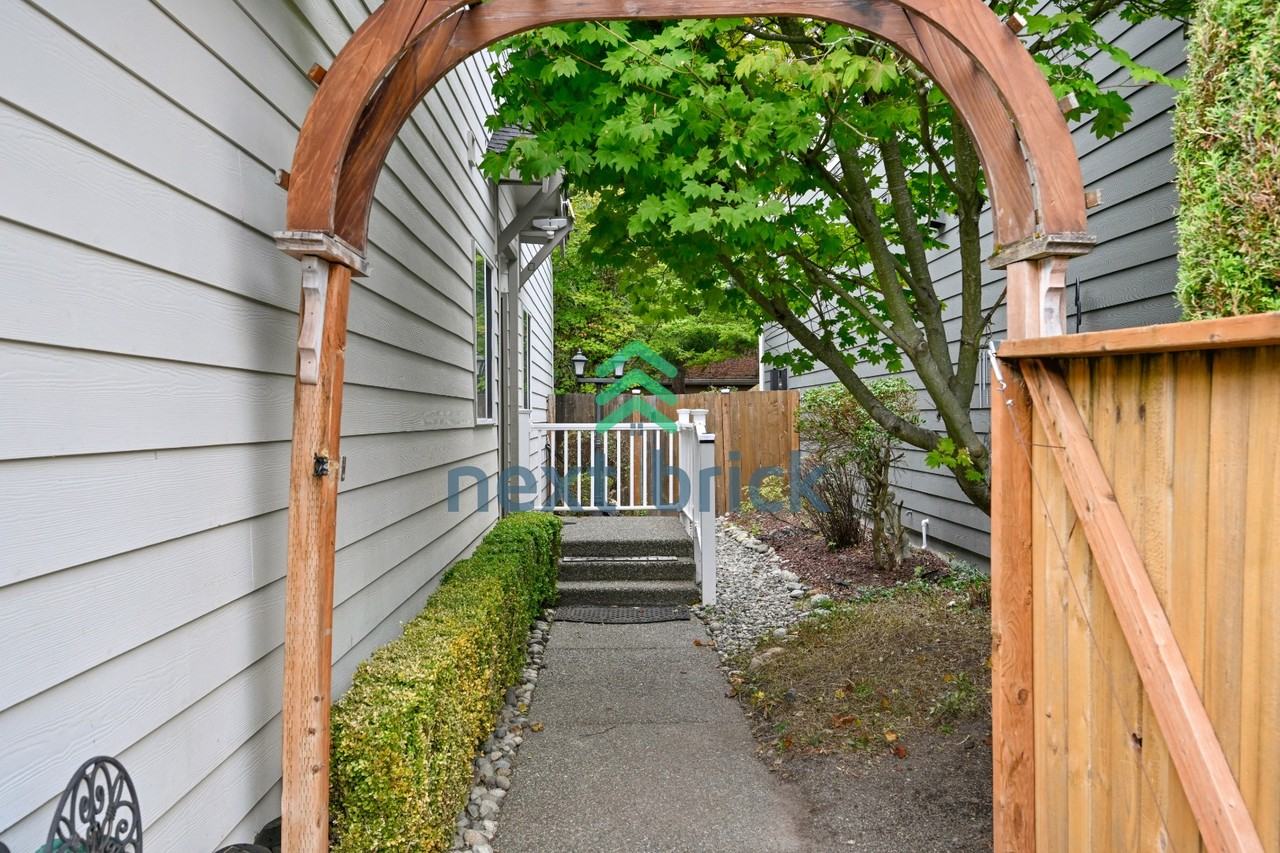 534 240th Ave Se - Photo 2 of 26