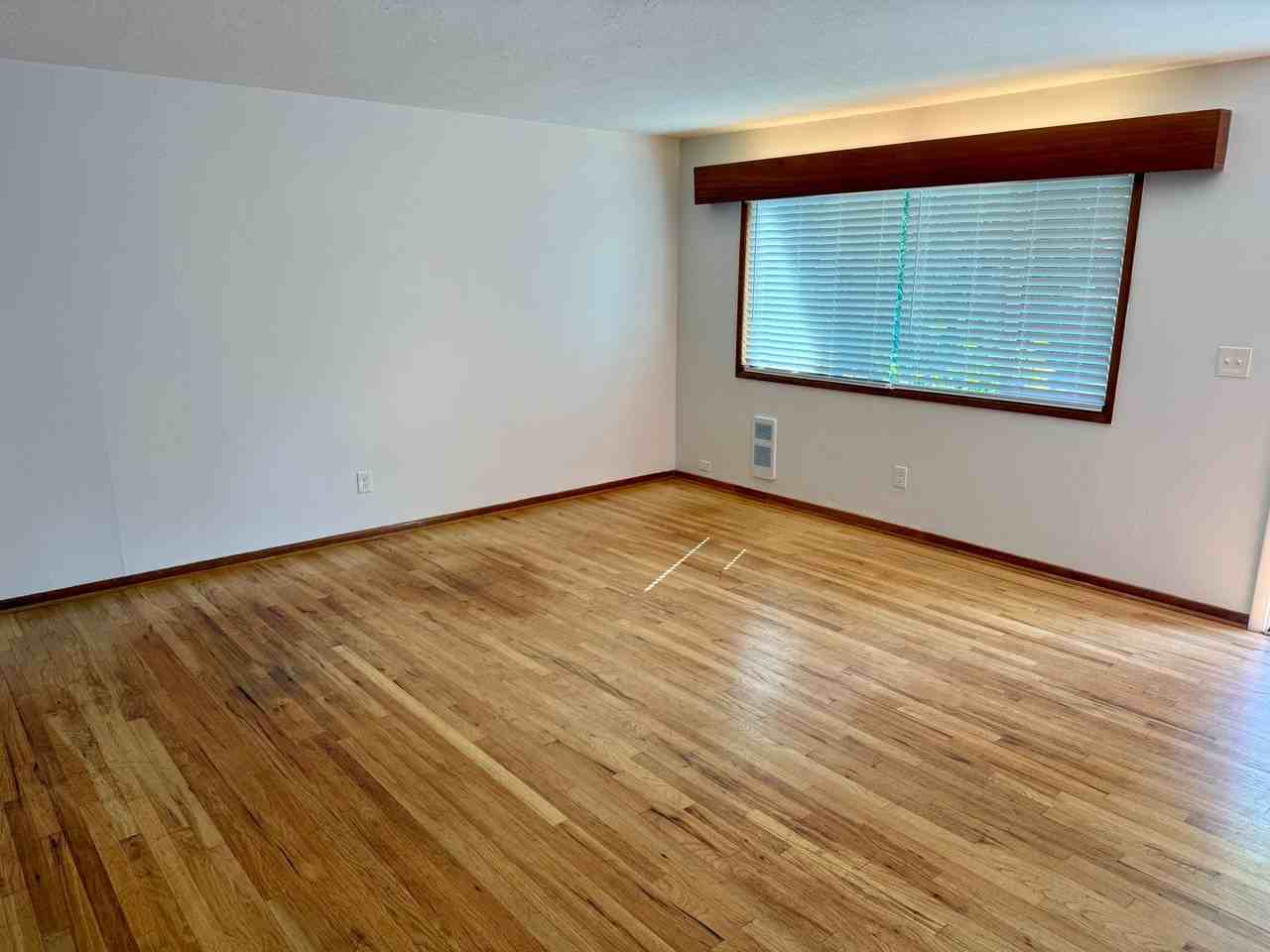 1501 Sw Bertha Blvd - Photo 5 of 17