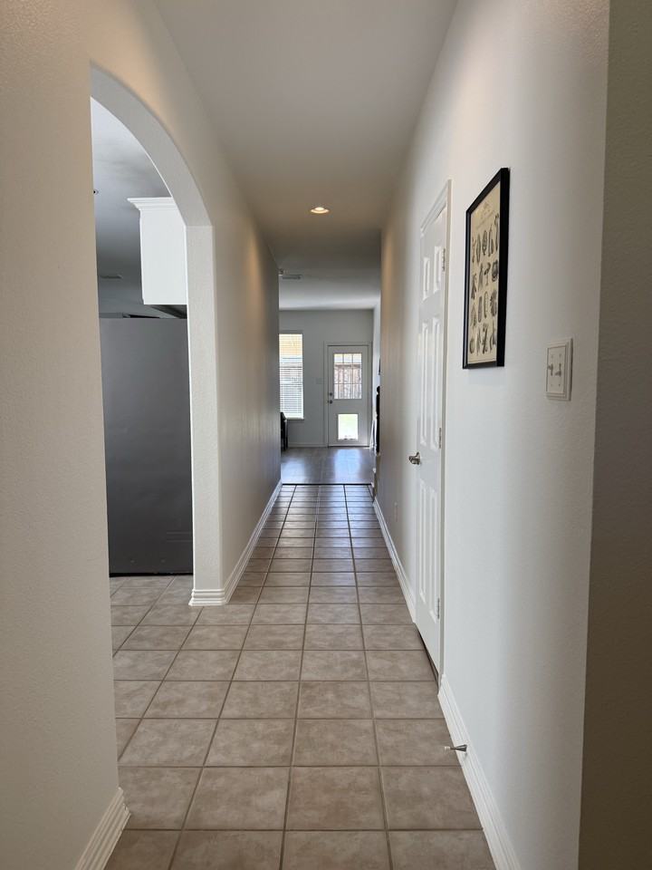 2647 Waterdance Dr - Photo 4 of 31