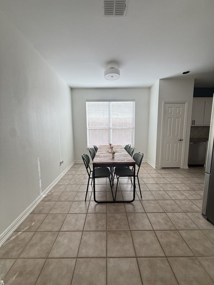 2647 Waterdance Dr - Photo 7 of 31