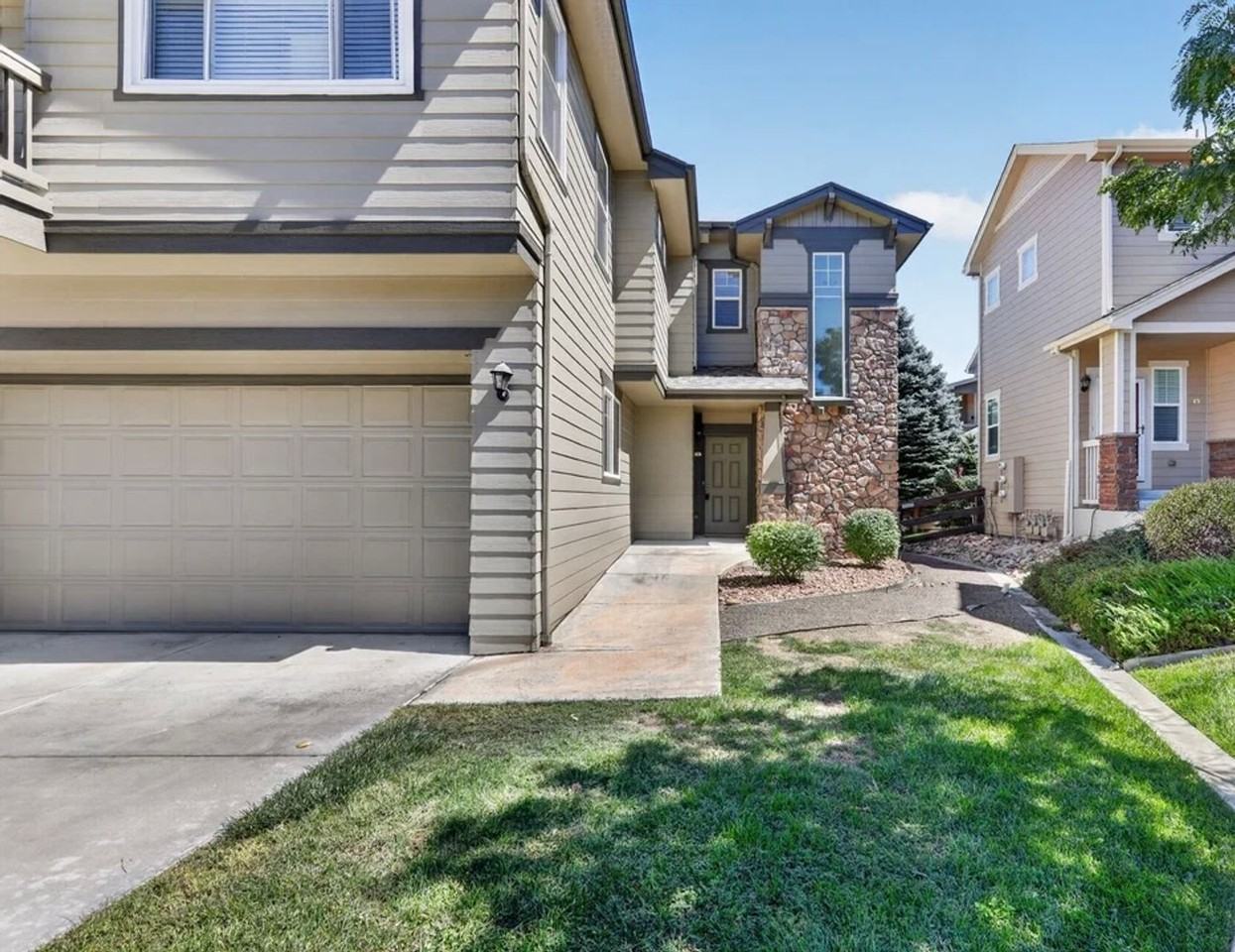 12930 Grant Cir W #A - Photo 3 of 22