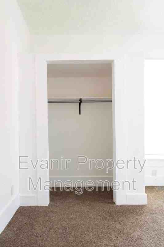 409 Kitt St - Photo 5 of 32