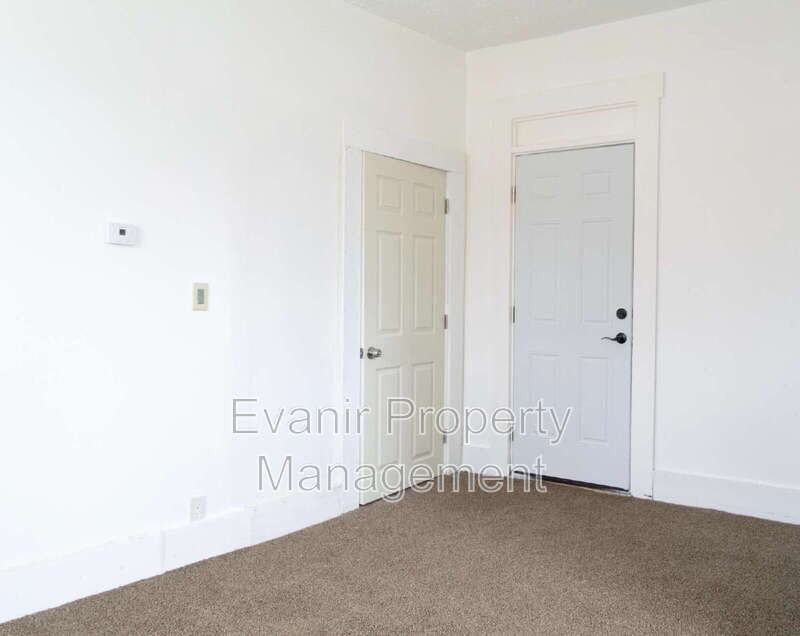 409 Kitt St - Photo 7 of 32