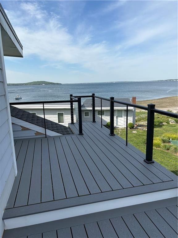 182 Bayview Ave - Photo 3 of 14