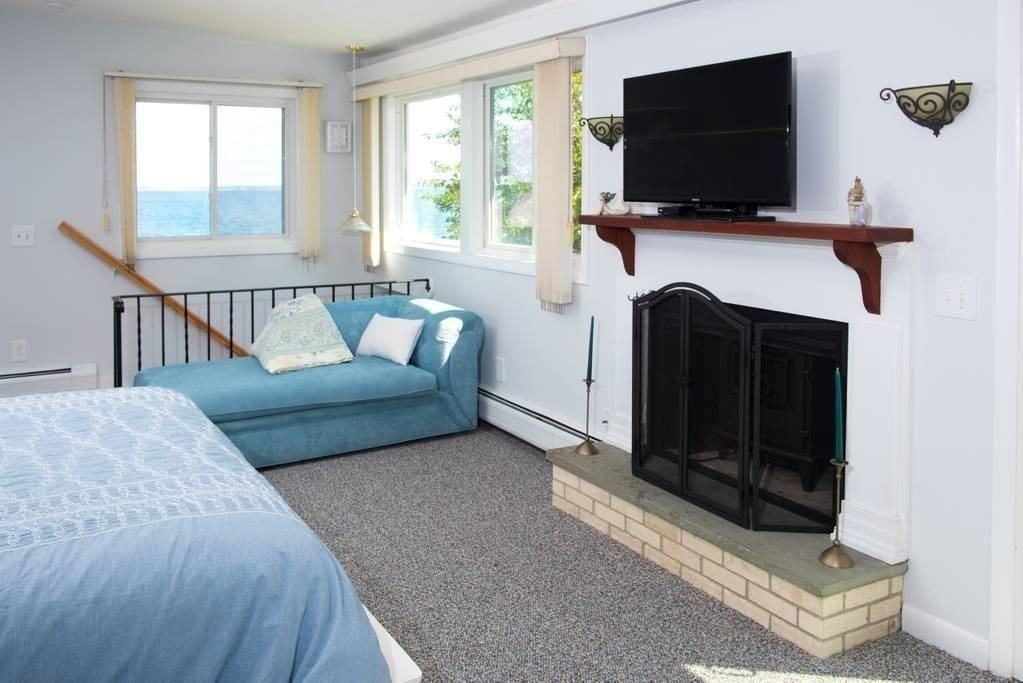 182 Bayview Ave - Photo 7 of 14