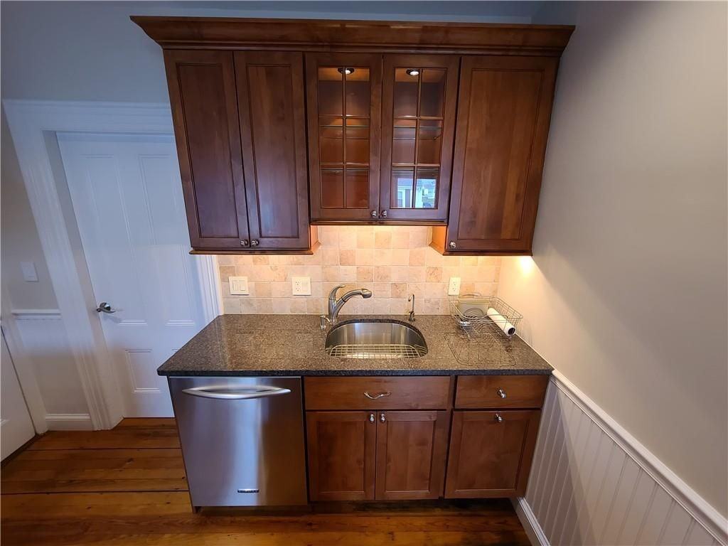 154 Second St ##1 - Photo 5 of 22