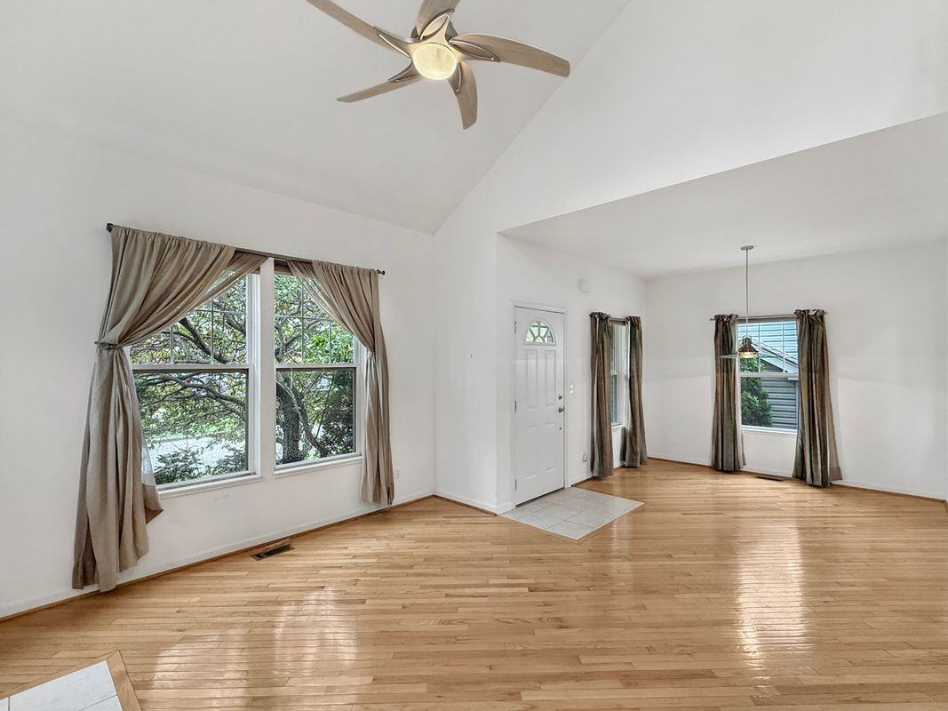 1400 Beaconsfield Ave - Photo 6 of 39