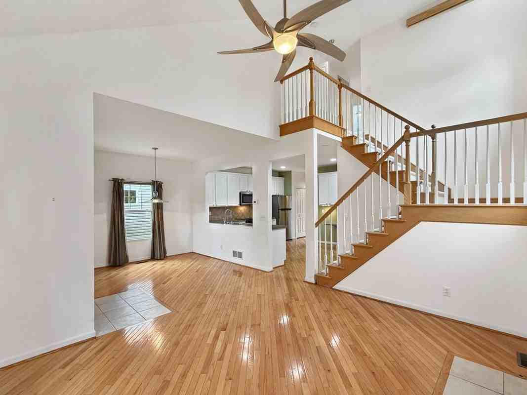 1400 Beaconsfield Ave - Photo 7 of 39