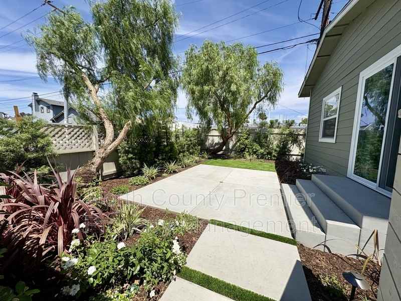 4675 32nd St - Photo 4 of 21