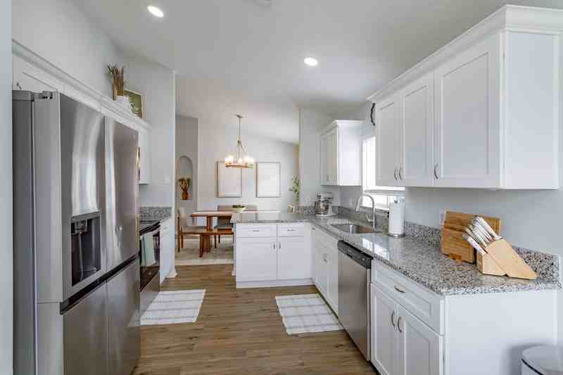 2532 Ventura Cir - Photo 4 of 34