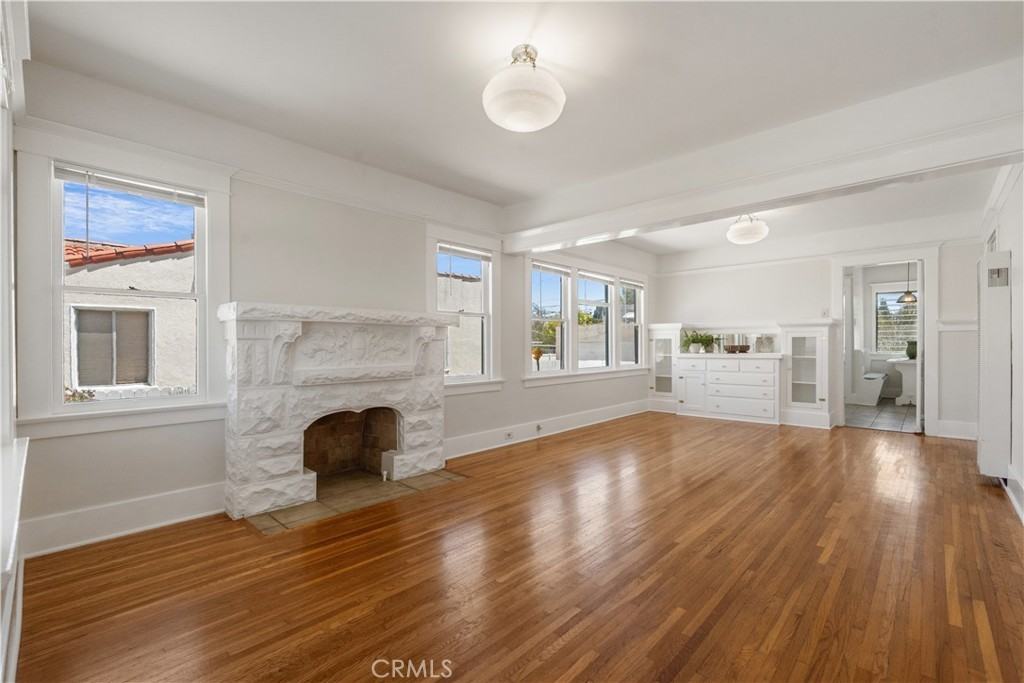 1157 W 13th St - Photo 4 of 13