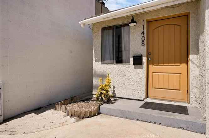 11408 Laurel Canyon Blvd - Photo 2 of 24