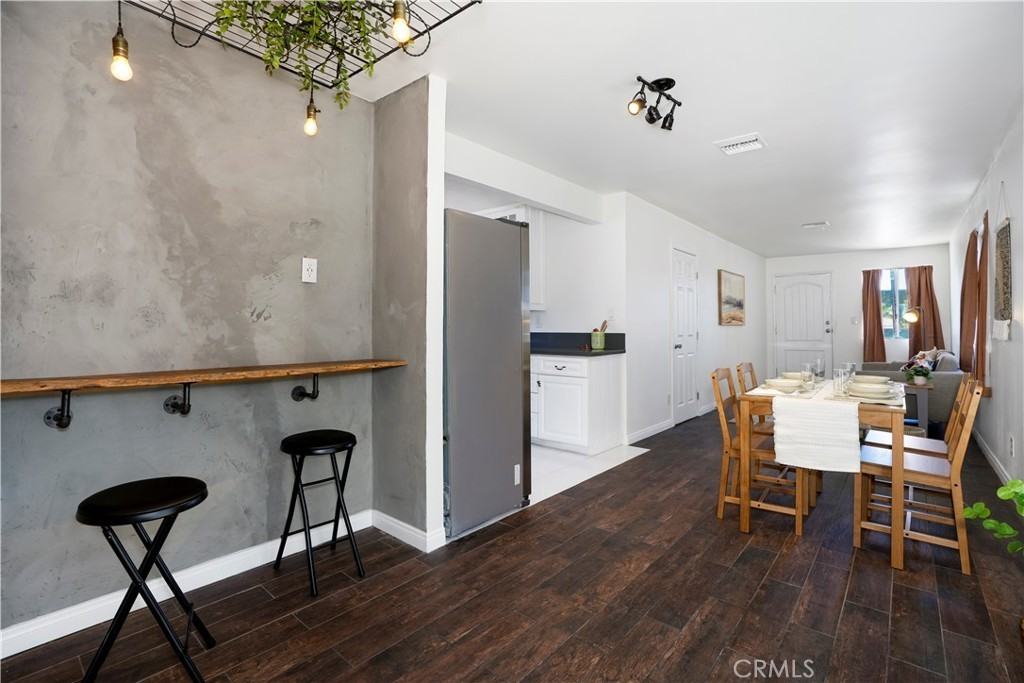 11408 Laurel Canyon Blvd - Photo 4 of 24