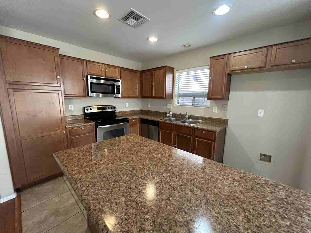 7564 W Charter Oak Rd - Photo 7 of 39