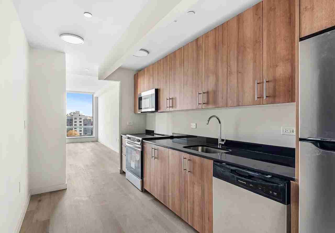1333 Broadway #501 - Photo 2 of 11
