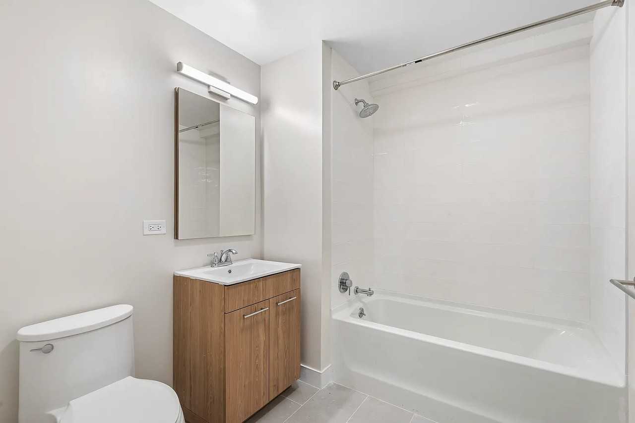 1333 Broadway #501 - Photo 4 of 11