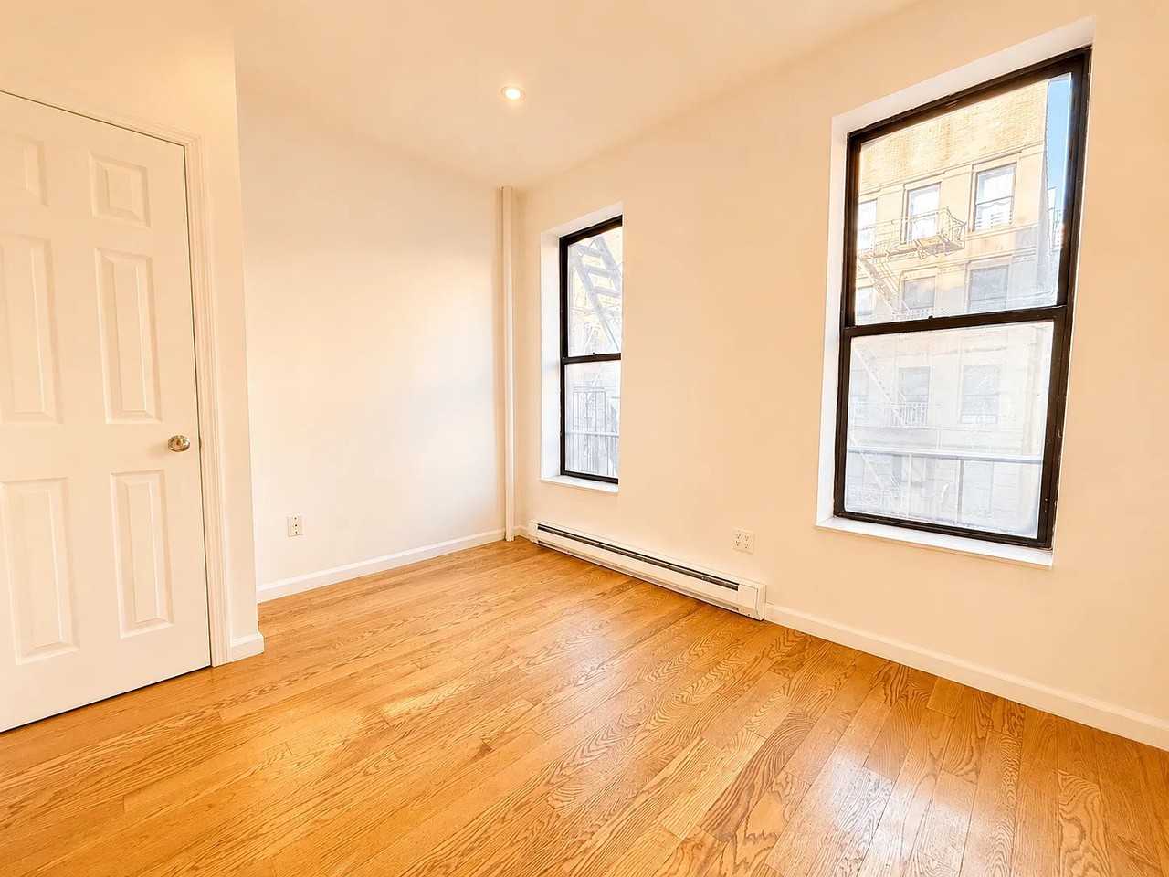 302 W 114th St #2A - Photo 2 of 6