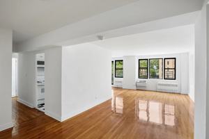 featured image of 2400 Webb Ave #4C
