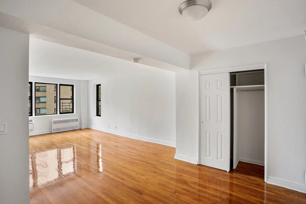 2400 Webb Ave #4C - Photo 7 of 16