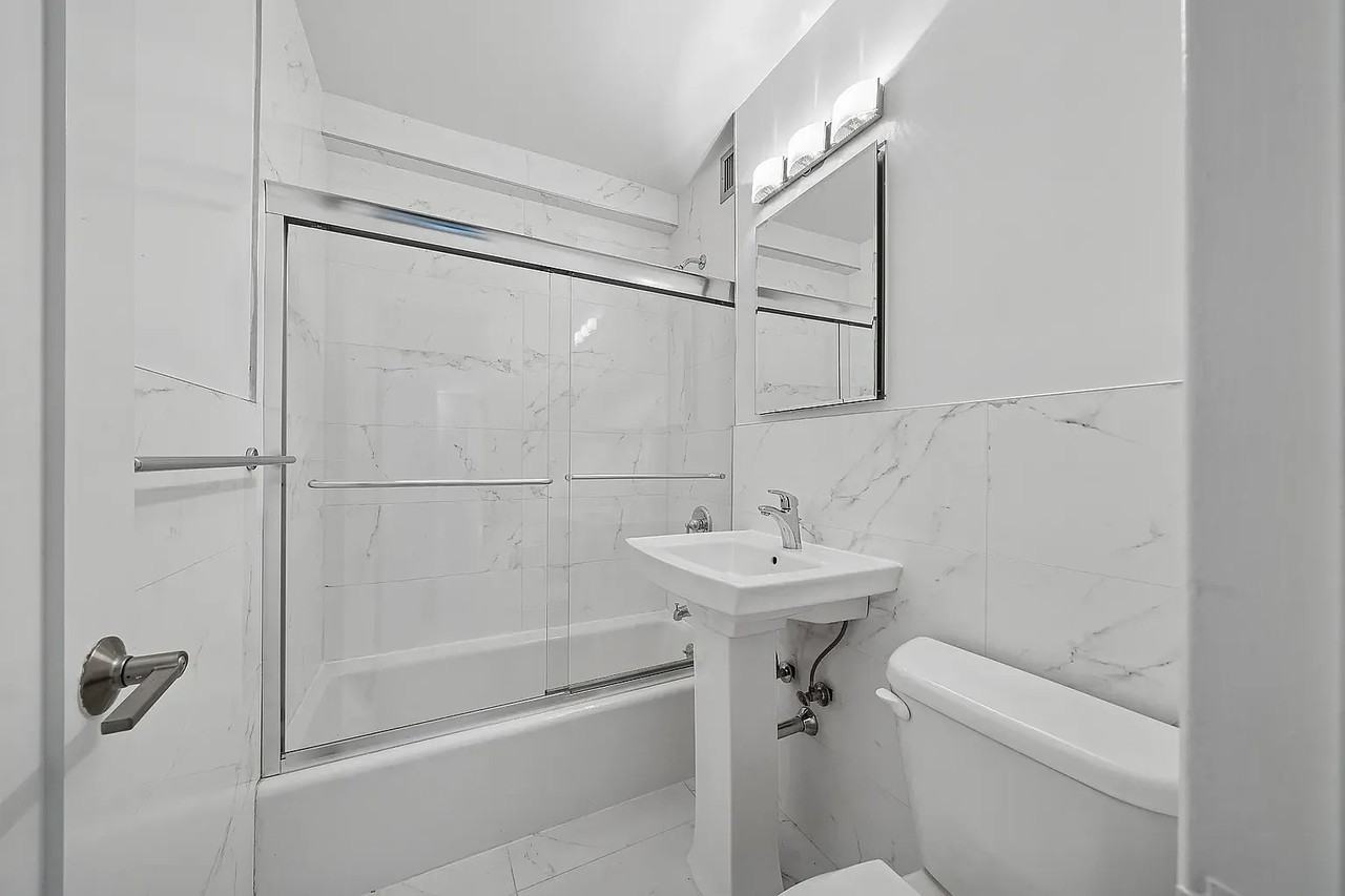 2160 Matthews Ave #3N - Photo 6 of 11