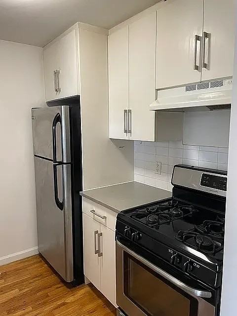 3210 Riverdale Ave #6B - Photo 3 of 16