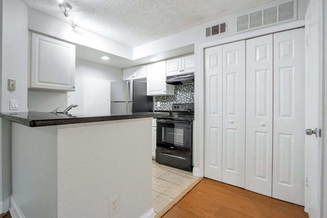 5773 Gatlin Ave #625 - Photo 7 of 17