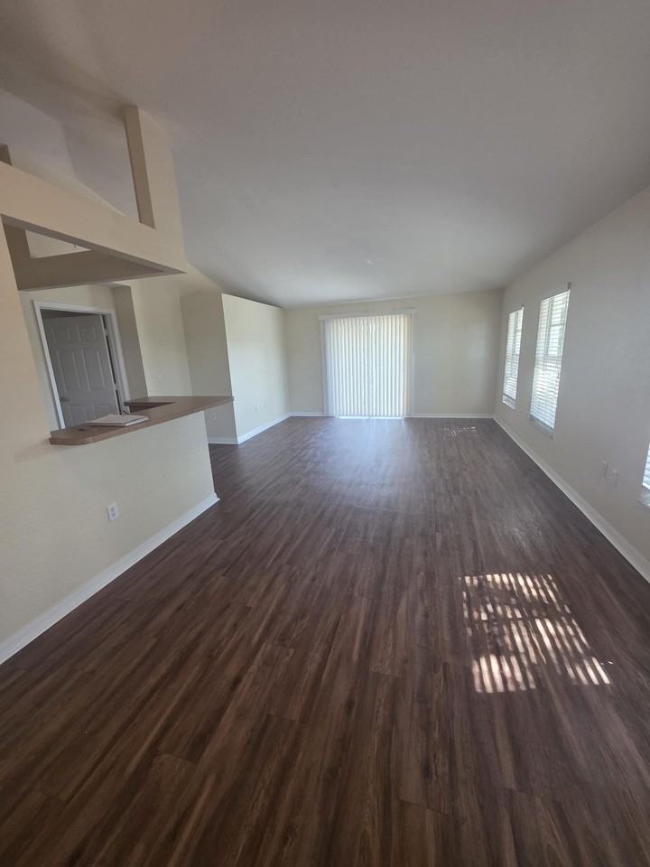3104 Town Ave - Photo 6 of 10