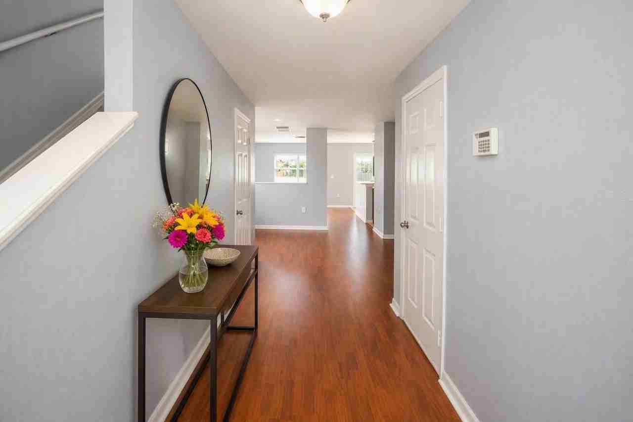 8532 Edgewater Place Blvd - Photo 3 of 30